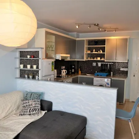 Charming Small In For Up To 3 * Paphos