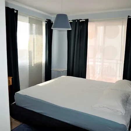 Charming Small In For Up To 3