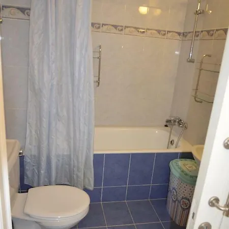 Charming Small In For Up To 3 Appartement *